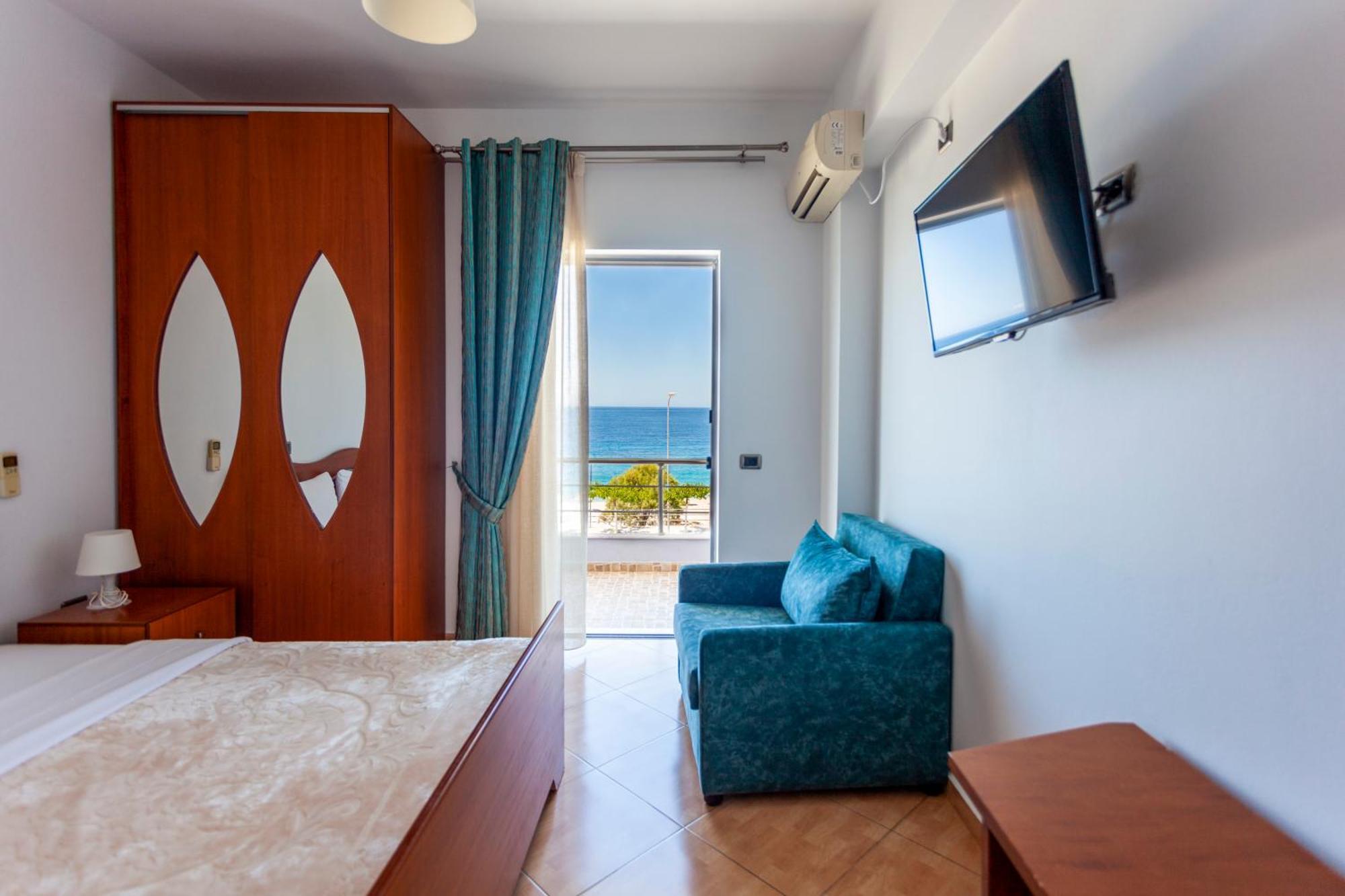 Dhima Hotel Himare Exterior foto