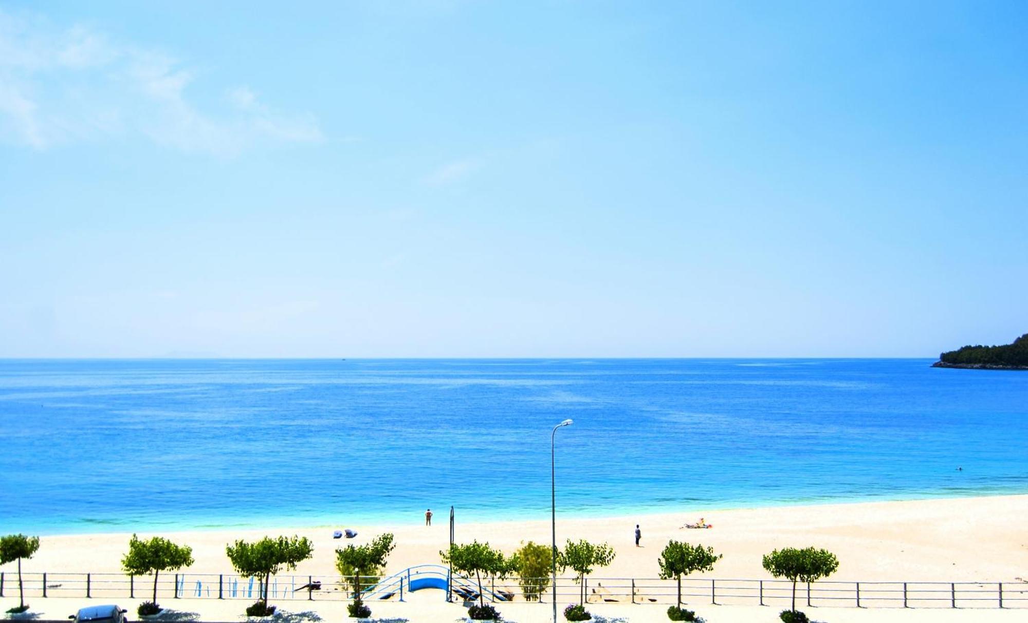 Dhima Hotel Himare Exterior foto