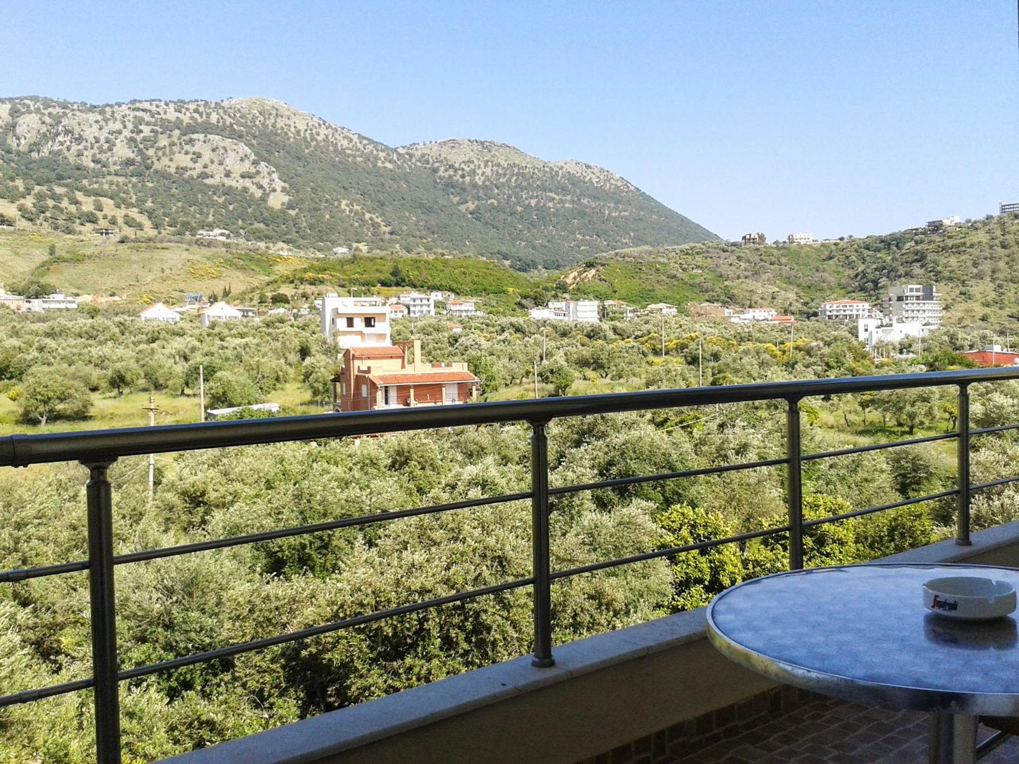 Dhima Hotel Himare Exterior foto
