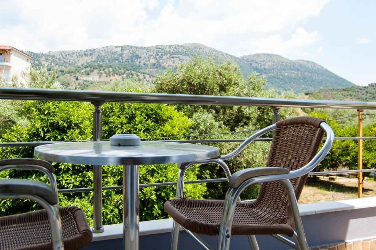 Dhima Hotel Himare Exterior foto