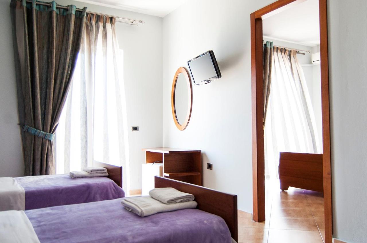 Dhima Hotel Himare Exterior foto